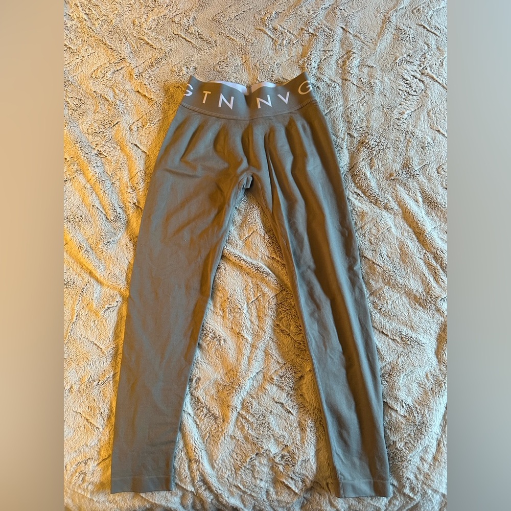 NVGTN Grey High-Waist Leggings with Branded Waistband